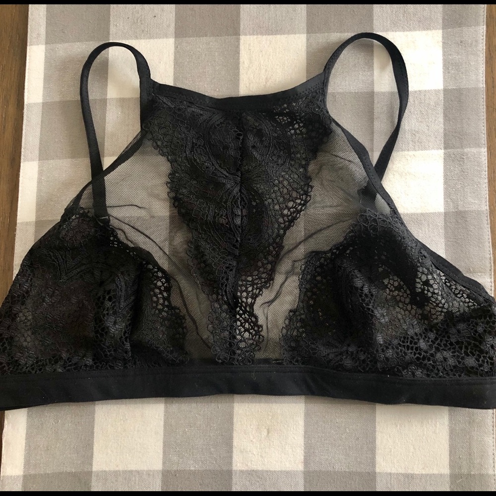 Victoria’s Secret Black Lace Bralette size L